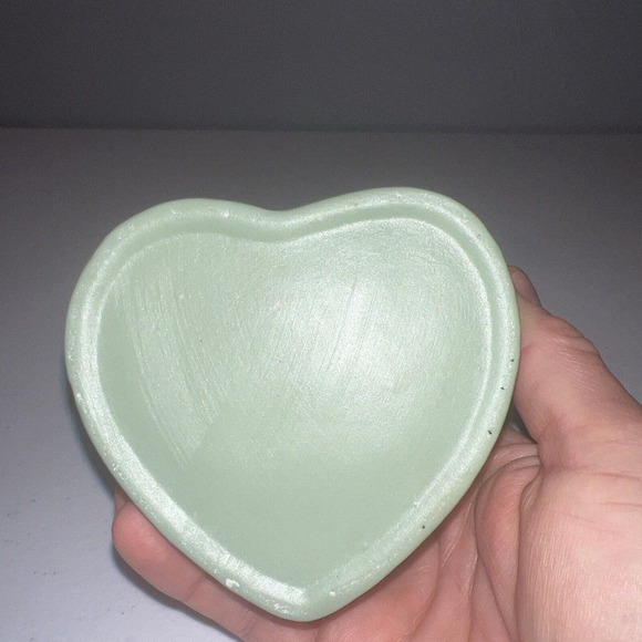 Vintage Heart Shaped Ceramic Floral Daisy Trinket Box Roses Mint Green 2” Resin - Picture 9 of 9
